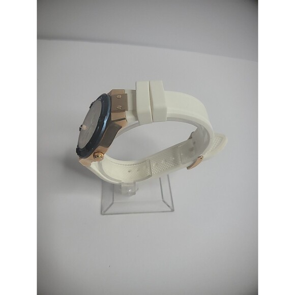 Vintage Guess Wristwatch Watch Womens Rose Gold Tone Blue White Band U0564L1 - Picture 6 of 12